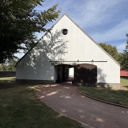 Gainesway Farm stallion barn exterior
