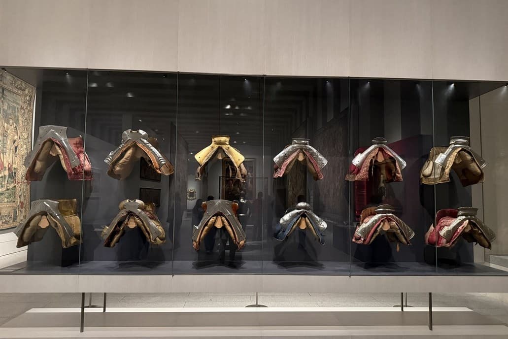 Armoured and embroidered jousting saddles of the Spanish court